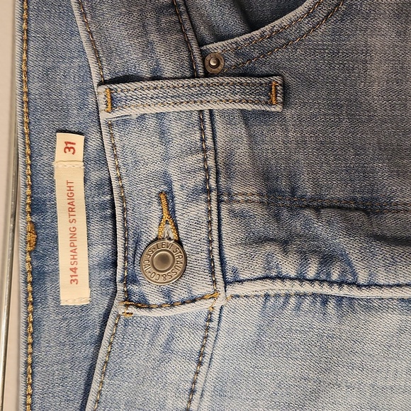 Levis Jeans - Picture 2 of 4